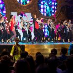 Hrithik Roshan performs with the Dholiz Malaysia at IIFA 2015